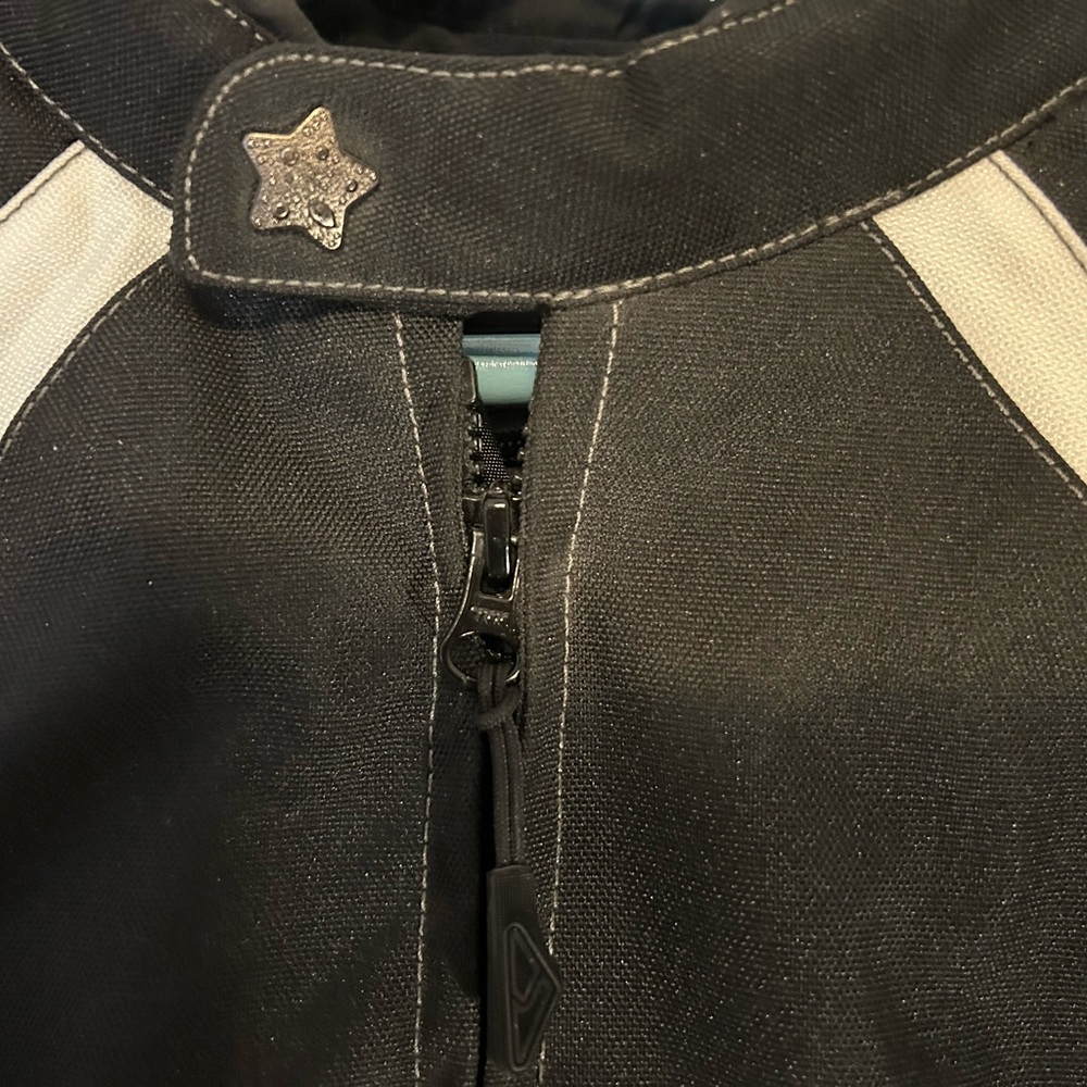 FXR Women’s size 8 Racing Jacket. Black and White. Snowmobile Winter Sport - Picture 7 of 10
